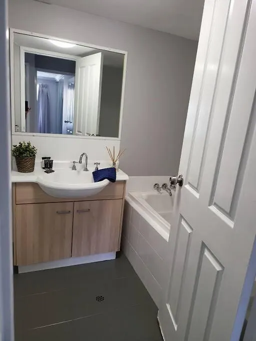 3 Bedroom Central Surfers Paradise Apartment Gold Coast 0*,  Australia