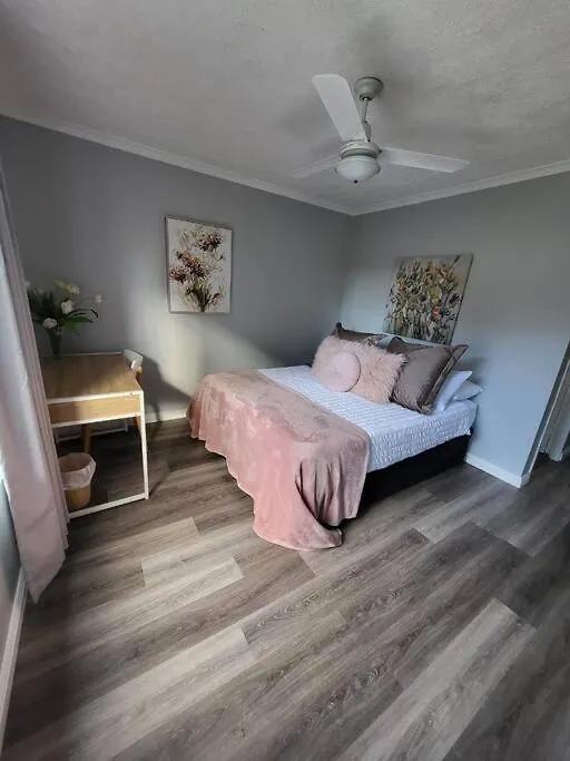 3 Bedroom Central Surfers Paradise Apartment Gold Coast
