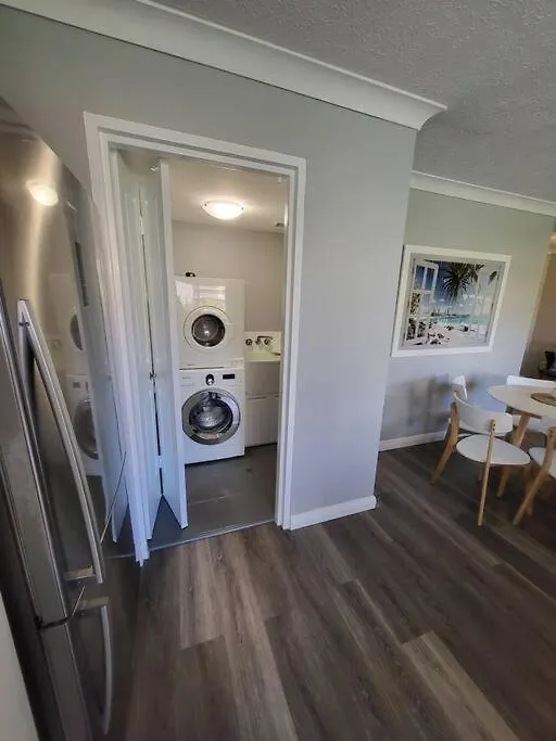 3 Bedroom Central Surfers Paradise Apartment Gold Coast