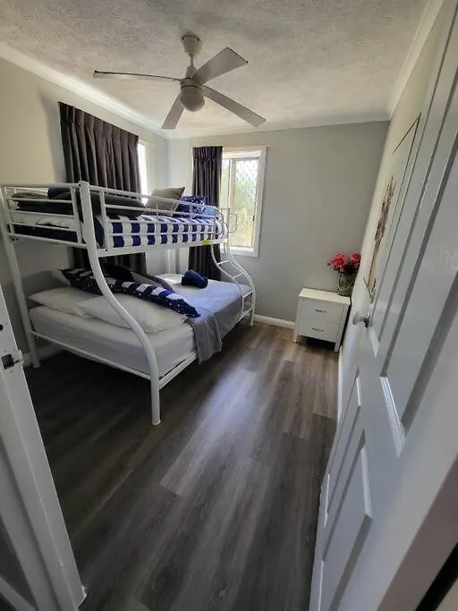 3 Bedroom Central Surfers Paradise Apartment Gold Coast