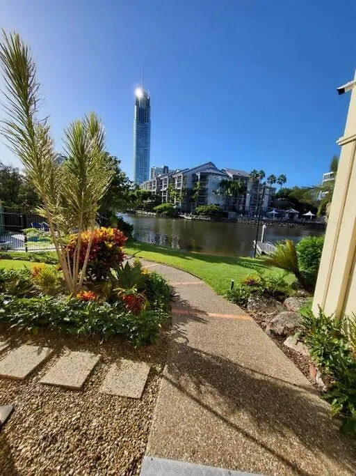 3 Bedroom Central Surfers Paradise Apartment Gold Coast