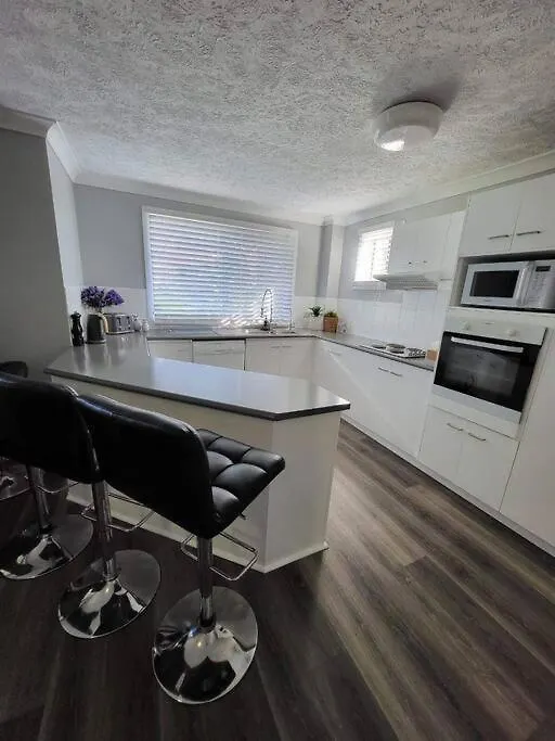 3 Bedroom Central Surfers Paradise Apartment Gold Coast