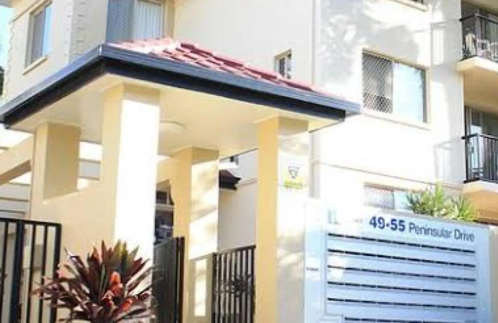 3 Bedroom Central Surfers Paradise Apartment Gold Coast